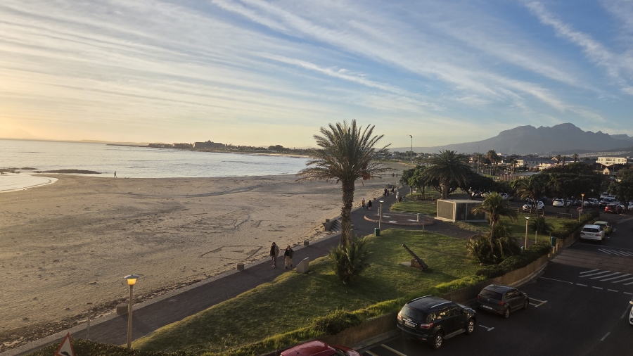 2 Bedroom Property for Sale in Gordons Bay Village Western Cape